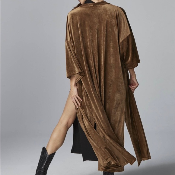 Yoga Bitch Sweaters - 🤍HP! 🎉 Luca Luxe Extra Long Golden Bronze Velvet Kimono Duster Jacket NWT